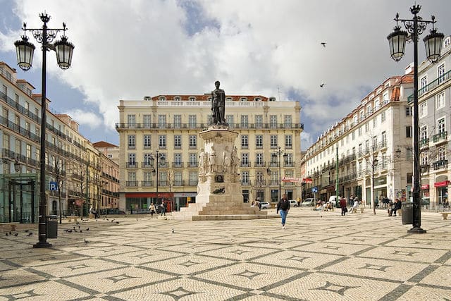 Praça Luís de Camões no Chiado Praça Luís de Camões no Chiado