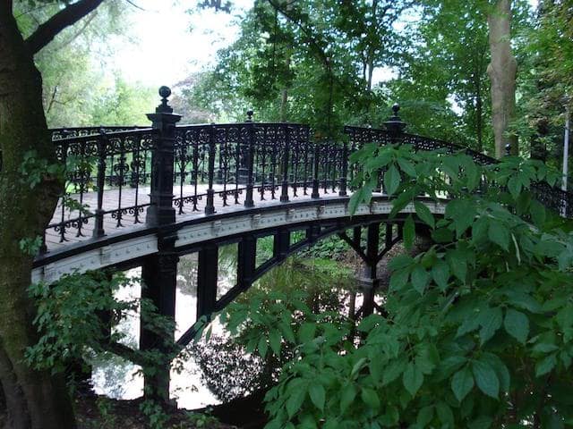 Jardins da Fundação Calouste Gulbenkian em Lisboa Jardins da Fundação Calouste Gulbenkian em Lisboa
