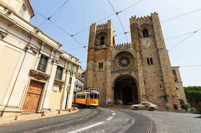 Elétrico 28 e Sé de Lisboa Elétrico 28 e Sé de Lisboa