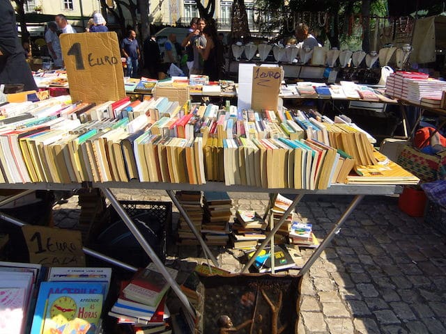 Livros à venda na Feira da Ladra em Lisboa Livros à venda na Feira da Ladra em Lisboa