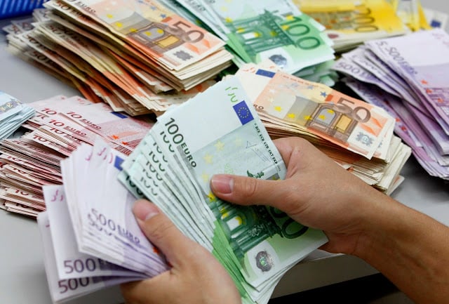 Como levar dinheiro para Europa Como levar dinheiro para Europa