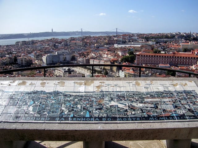 Miradouro da Senhora do Monte em Lisboa Miradouro da Senhora do Monte em Lisboa