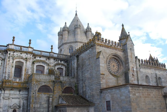 Universidade de Coimbra Universidade de Coimbra