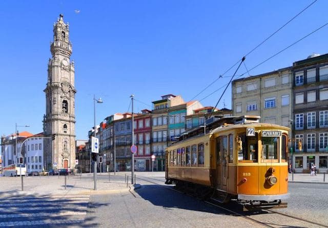 Passeio de Elétrico pelo Porto Passeio de Elétrico pelo Porto