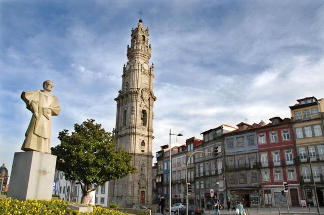 Torre dos Clérigos no centro do Porto Torre dos Clérigos no centro do Porto