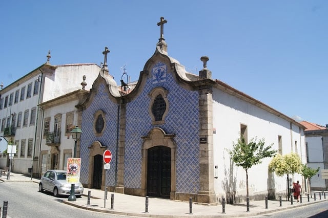 Fachada de azulejos da Igreja da Misericórdia em Bragança Fachada de azulejos da Igreja da Misericórdia em Bragança