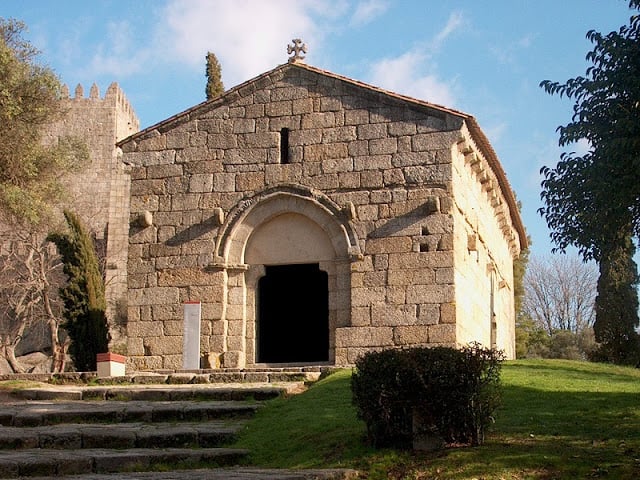 Igreja de São Miguel em Guimarães Igreja de São Miguel em Guimarães