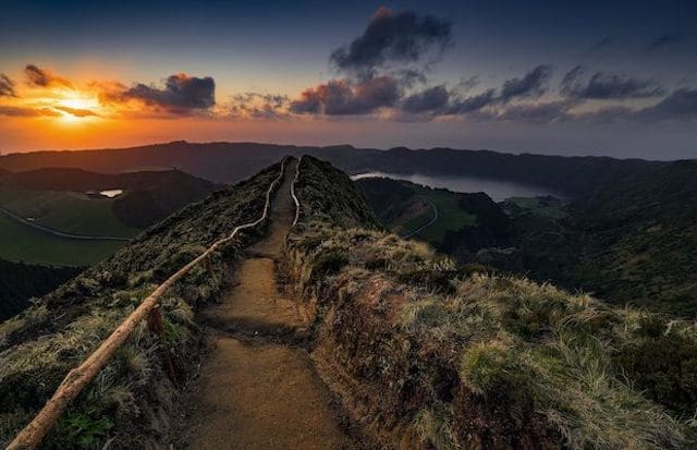 Mirante Vista do Rei da Caldeira das Sete Cidades nos Açores Mirante Vista do Rei da Caldeira das Sete Cidades nos Açores