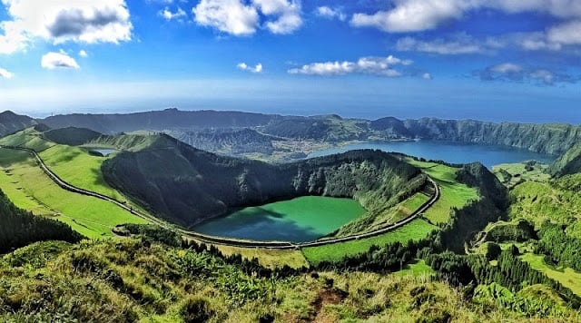 Caldeira das Sete Cidades nos Açores em Portugal Caldeira das Sete Cidades nos Açores em Portugal