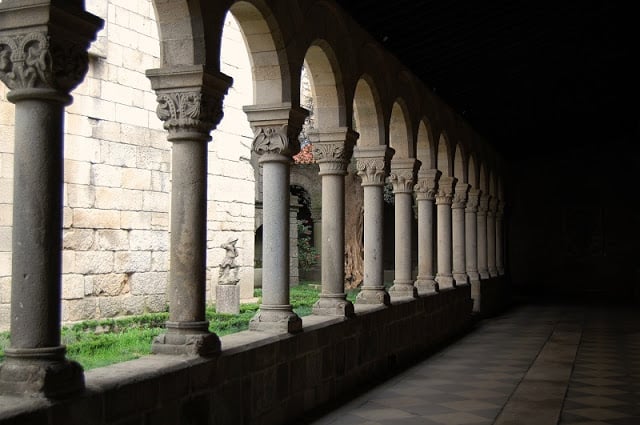 Claustro do Museu Alberto Sampaio em Guimarães Claustro do Museu Alberto Sampaio em Guimarães