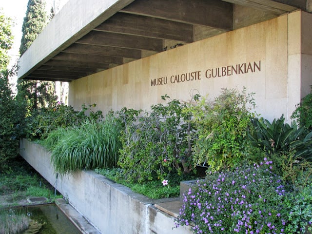 Entrada Museu Calouste Gulbenkian em Lisboa Entrada Museu Calouste Gulbenkian em Lisboa