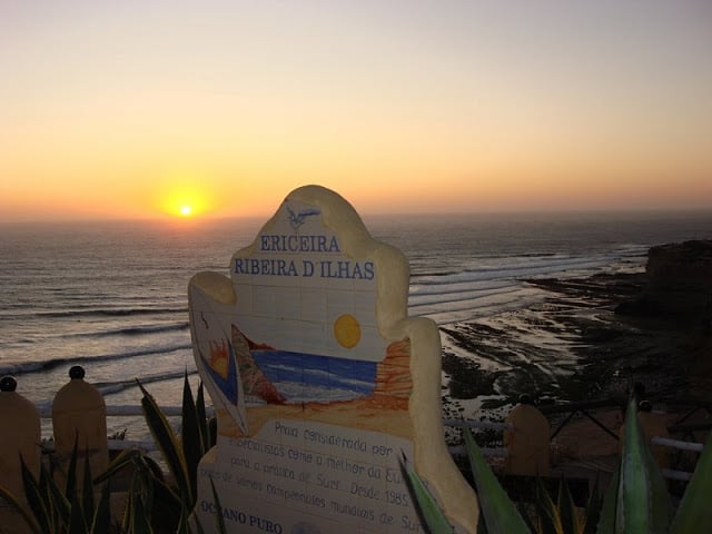 Pôr-do-Sol na Praia Ribeira d'Ilhas Pôr-do-Sol na Praia Ribeira d'Ilhas