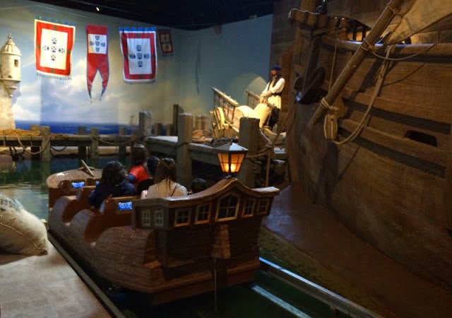 Passeio de barco no museu Passeio de barco no museu