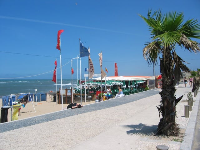 Calçadão da Praia Azul no Porto - Portugal Calçadão da Praia Azul no Porto - Portugal