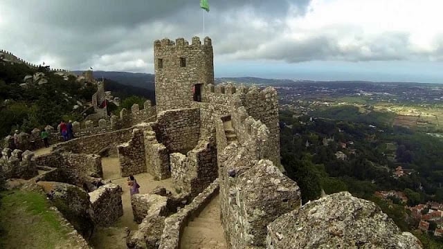 Castelo dos Mouros em Sintra Castelo dos Mouros em Sintra