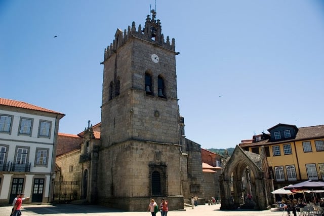 Igreja Nossa Senhora da Oliveira em Guimarães Igreja Nossa Senhora da Oliveira em Guimarães