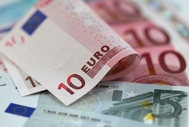 Como levar os euros para Porto e Portugal? Como levar os euros para Porto e Portugal?