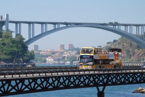 Ônibus Turístico pelo Porto Ônibus Turístico pelo Porto