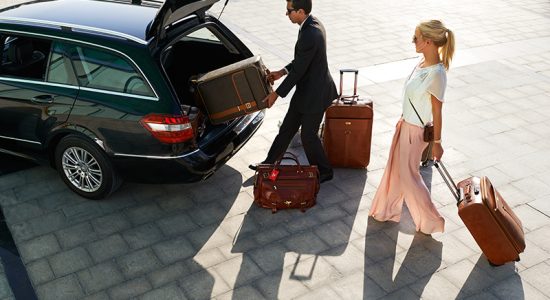 Dicas e como contratar um transfer, garantindo o melhor preço, segurança e conforto. Dicas e como contratar um transfer, garantindo o melhor preço, segurança e conforto.