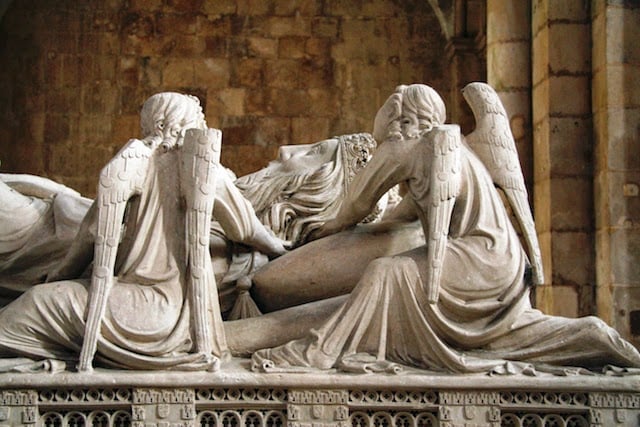 Túmulo de D. Pedro no Mosteiro de Alcobaça Túmulo de D. Pedro no Mosteiro de Alcobaça