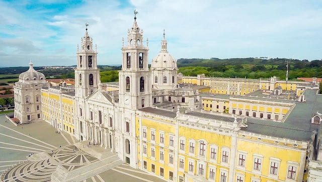 Palácio Nacional de Mafra em Portugal Palácio Nacional de Mafra em Portugal