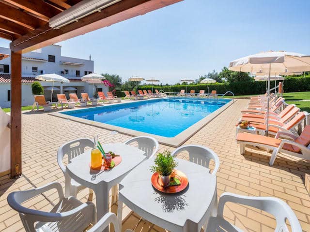 Apartamentos Flor de Laranja em Albufeira - piscina Apartamentos Flor de Laranja em Albufeira - piscina