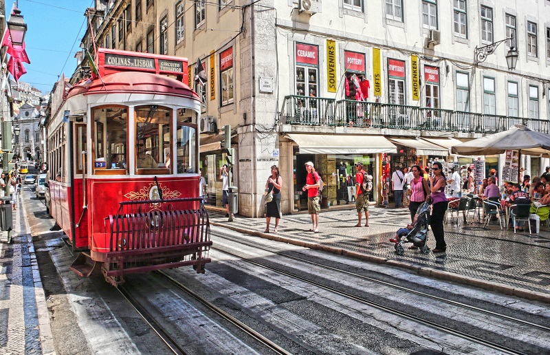 Movimento na cidade de Lisboa Movimento na cidade de Lisboa